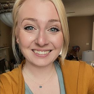 Meet your Posher, Lydia